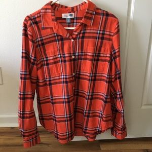 Old Navy red plaid button up flannel long sleeve, Casual Fall button down shirt